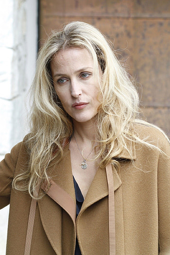 Gillian Anderson, Oli on Twitter, Anderson movies, Gillian Anderson movies HD phone wallpaper
