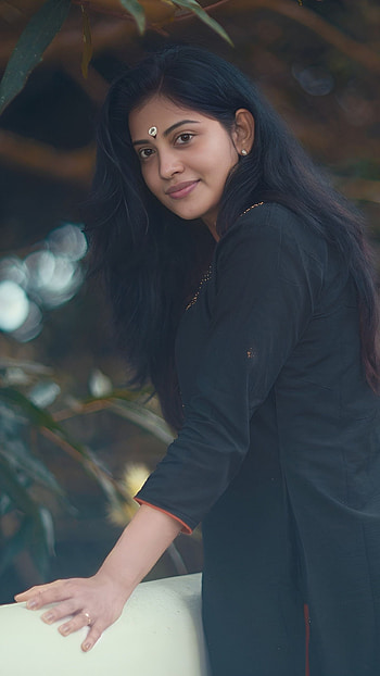 Shivada Nair, malayalam actress HD phone wallpaper