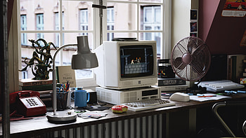 Oldschool Computer, Oldschool, game, computer, lamp HD wallpaper