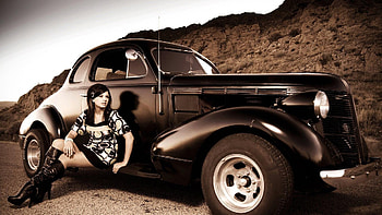Girls And Muscle Cars HD wallpaper