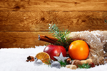 Merry Christmas, wooden, winter, graphy, silver balls, beauty, xmas, apples, snow, winter time, magic christmas, new year, christmas balls, sweet, snowy, magic, bag, christmas ball, balls, beautiful, food, orange, happy new year, wood, pretty, christmas, ball, silver ball, apple, silver, lovely HD wallpaper
