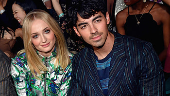 Sophie Turner, Joe Jonas, Parents, The Nation Roar HD wallpaper