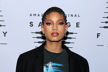 Willow Smith, Polyamory discussion, Red Table Talk HD wallpaper