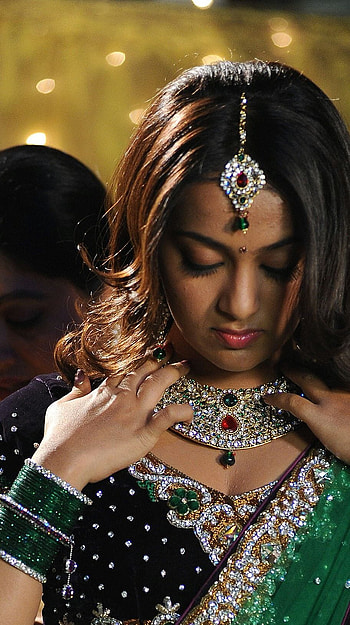 Ester Valerie Noronha, sexy seductive, telugu actress HD phone wallpaper