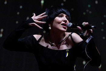 Monika Liu, Lithuanian singer, Pavieinta monikos liu sentiment akustin versija HD wallpaper
