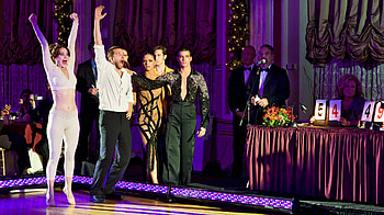Silver Linings Playbook, A deeper meaning, A romantic drama, Express elevator HD wallpaper