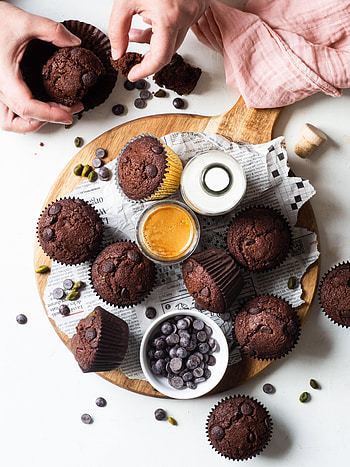 Food, Chocolate, Desert, Hands, Cupcakes HD phone wallpaper