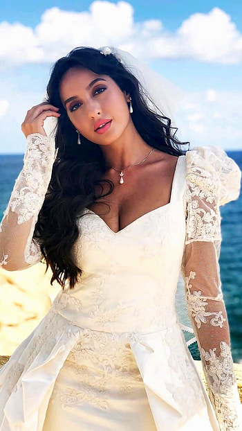 Nora fatehi, bollywood actress HD phone wallpaper