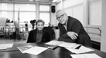 Barry Manilow, Nazi era musical, Bringing to NYC, Thought-provoking HD wallpaper