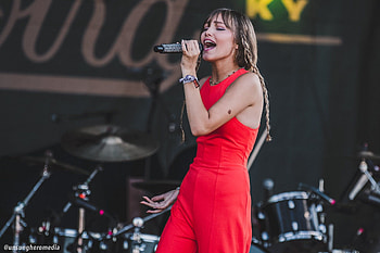 Grace VanderWaal, Talented singer, Rising star, Musical prodigy HD wallpaper
