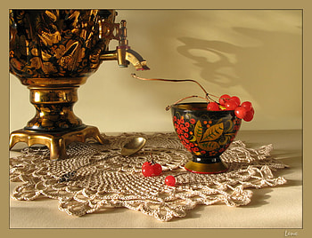 Golden china, shadow, doiley, berries, cup, gold, tap, branch, decanter, spoon, drink fountain HD wallpaper