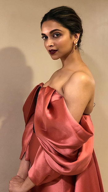 Deepika Padukone, Bollywood, Heroine HD phone wallpaper