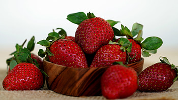 Strawberries, Macro, Bokeh, Red, Bowl HD wallpaper