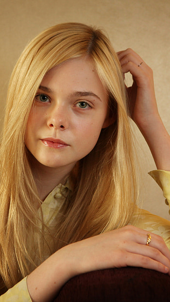 Elle Fanning, Actress, Blonde, Portrait HD phone wallpaper