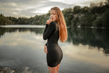 Redhead in Black, redhead, model, water, dress HD wallpaper