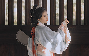 Japanese girl performer, Kimono beauty, for MacBook Pro HD wallpaper