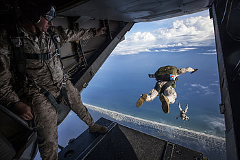 Military training, Parachuting HD wallpaper