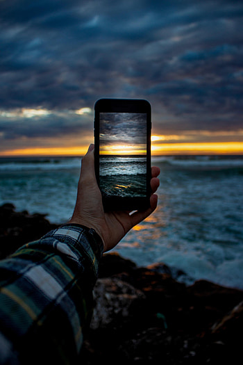 Sunset, Sea, Hand, Miscellanea, Miscellaneous, Shooting, Survey, Tele HD phone wallpaper