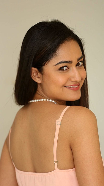 Tridha Choudary, telugu actress HD phone wallpaper