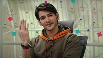 Mahesh Babu Keerthy Suresh Duy Beck Ilez Badurgov Sowmya Menon Sarkaru Vaari Paata HD wallpaper