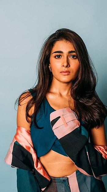 Shalini pandey, telugu actress HD phone wallpaper
