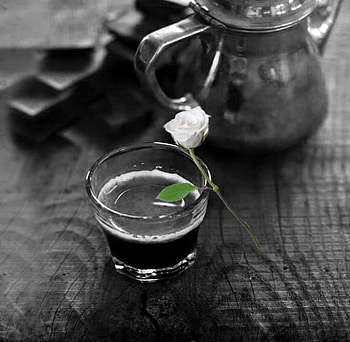 * Simple and romantic*, white, frame, hot, drinks, rose, cafe, time, black and white, single, coffee, glass of coffee, vintage HD wallpaper