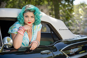 green haired pinup, hairs, pinup, green, cars HD wallpaper
