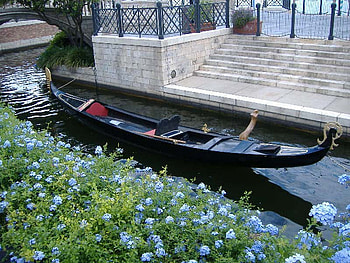 Gondola, boat, epcot, florida, flowers, water HD wallpaper