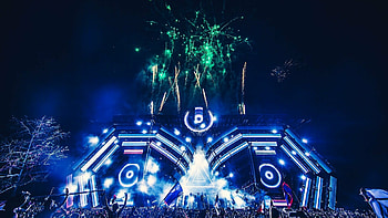 Festival experience, Lively atmosphere, Exciting attractions, Community bonding HD wallpaper