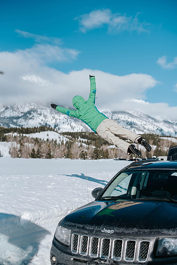 Mountains, Snow, Miscellanea, Miscellaneous, Car, Machine, Bounce, Jump HD phone wallpaper