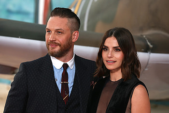 Tom Hardy, Charlotte Riley, second child, together HD wallpaper