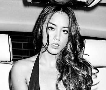 Chloe bennet, actress, celebrity, monochrome HD wallpaper