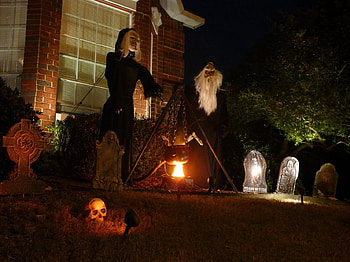 Halloween, decoration, ghost, light, house, garden, witch HD wallpaper