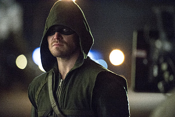 Stephe Amell In Arrow, arrow, tv-shows HD wallpaper