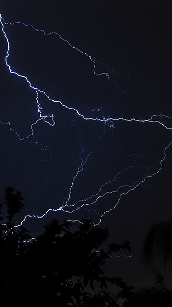 11 , NJ84 thunder bolt, Sky night dark, Lightning HD phone wallpaper