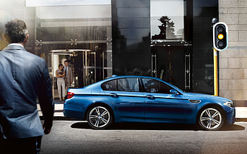 Beautiful BMW M5 Sedan 2012, m5, bmw, motors, sedan, cars, 2012, beautiful, speed HD wallpaper