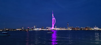 Spinnaker tower, reflection, night, Portsmouth, sea HD wallpaper