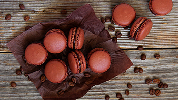 Brown Macarons, coffee beans, food HD wallpaper