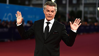 Ray Liotta, Hollywood's Tribute, Goodfellas Star, Woman And HD wallpaper