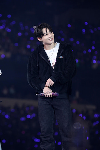 BTS JUNG KOOK, standing, music HD phone wallpaper