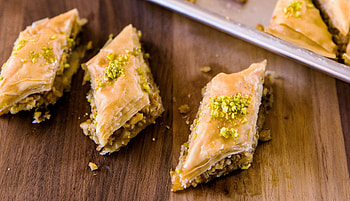 Layers of delight, Classic Syrian baklava HD wallpaper