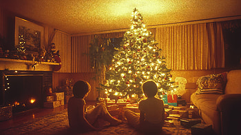 Vintage Christmas Magic - Ultra, vintage christmas, Christmas, holiday, child, tree HD wallpaper