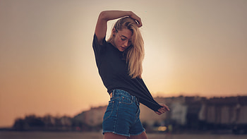 Girl With Glasses Black Shirt Outdoor, girls, model, hoot HD wallpaper
