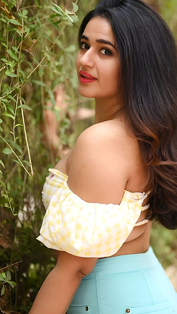 Poonam Bajwa, tamil actress HD phone wallpaper
