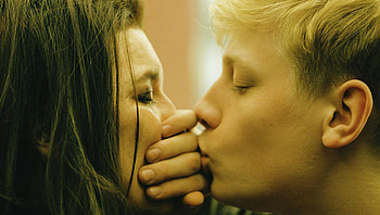 Mommy (2022) movie HD wallpaper