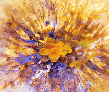 Colors in water, blue-yellow, close up HD wallpaper