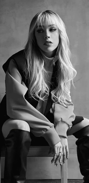 Danna Paola, organ, lip HD phone wallpaper