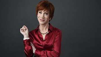 Kathy Griffin, TV celebrity, Bouncing back, Personal journey HD wallpaper