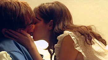 The Theory of Everything Movie, Stephen Hawking biopic, Chilling trailer, Time travel HD wallpaper
