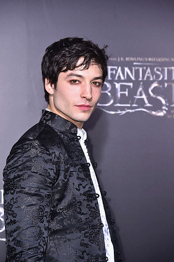 Fantastic Beasts, Ezra Miller, Arrested, Karaoke incident HD phone wallpaper